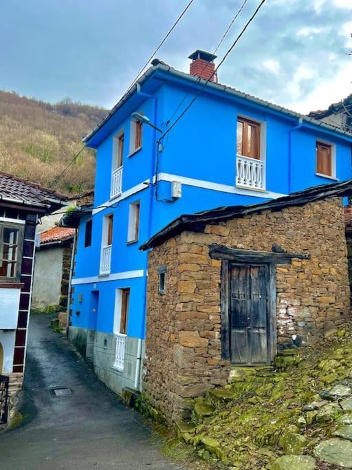 Villadecelis Mieres  Ngoại thất bức ảnh